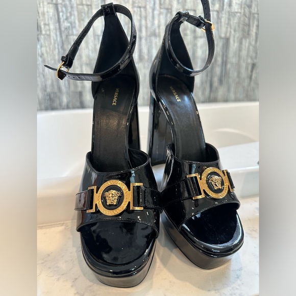 Versace Medusa heels - Picture 2 of 10